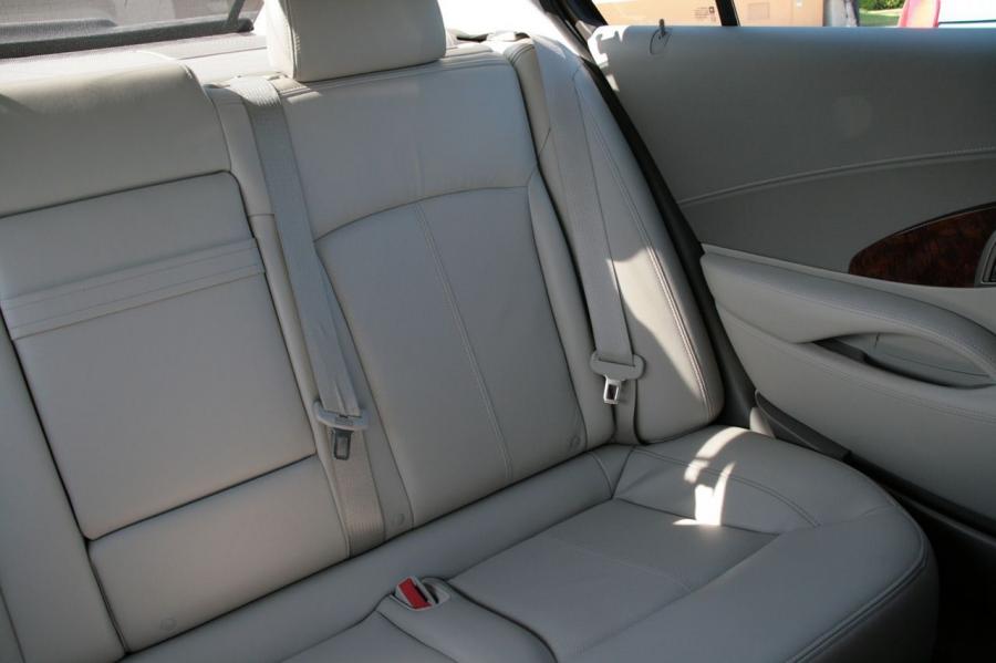 Детали интерьера Buick LaCrosse 2010 года  (NA) (фото 37 из 121)